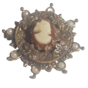Vintage Gold Plated Ornate Cameo Brooch with a Gold-tone Setting & Faux Pearls